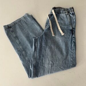 High Rise Pull-on Wide Leg Jean